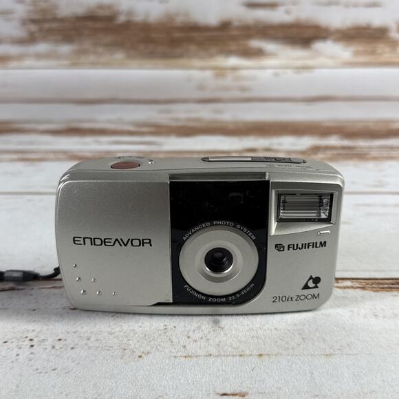 FujiFilm Endeavor 210IX Zoom 35mm Camera w/Strap - Picture 1 of 5
